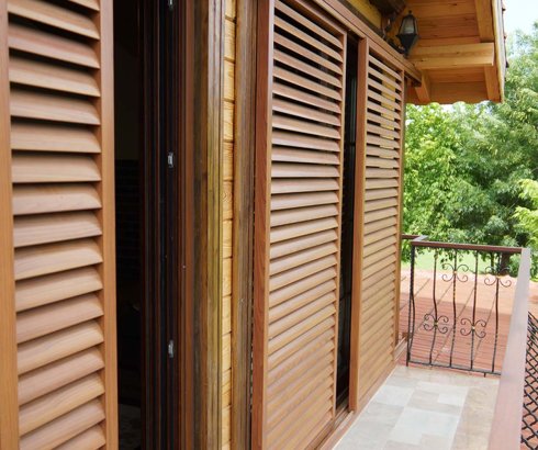 GOLD SHUTTER